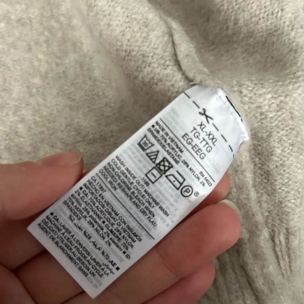 Old Navy Cream/Tan Cardigan Sweater